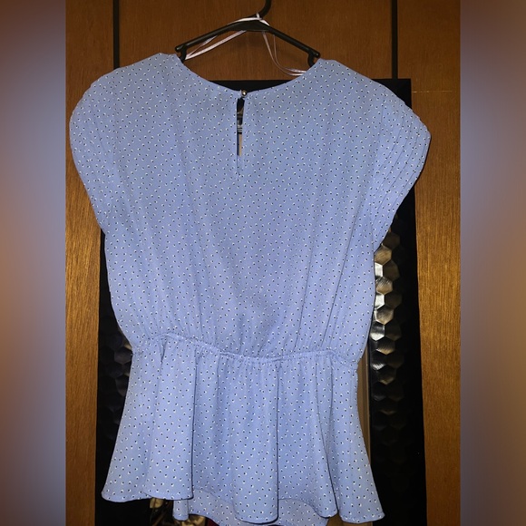 4/$10 Bundle Sale: EUC Blue Sleeveless Blouse - Picture 5 of 6